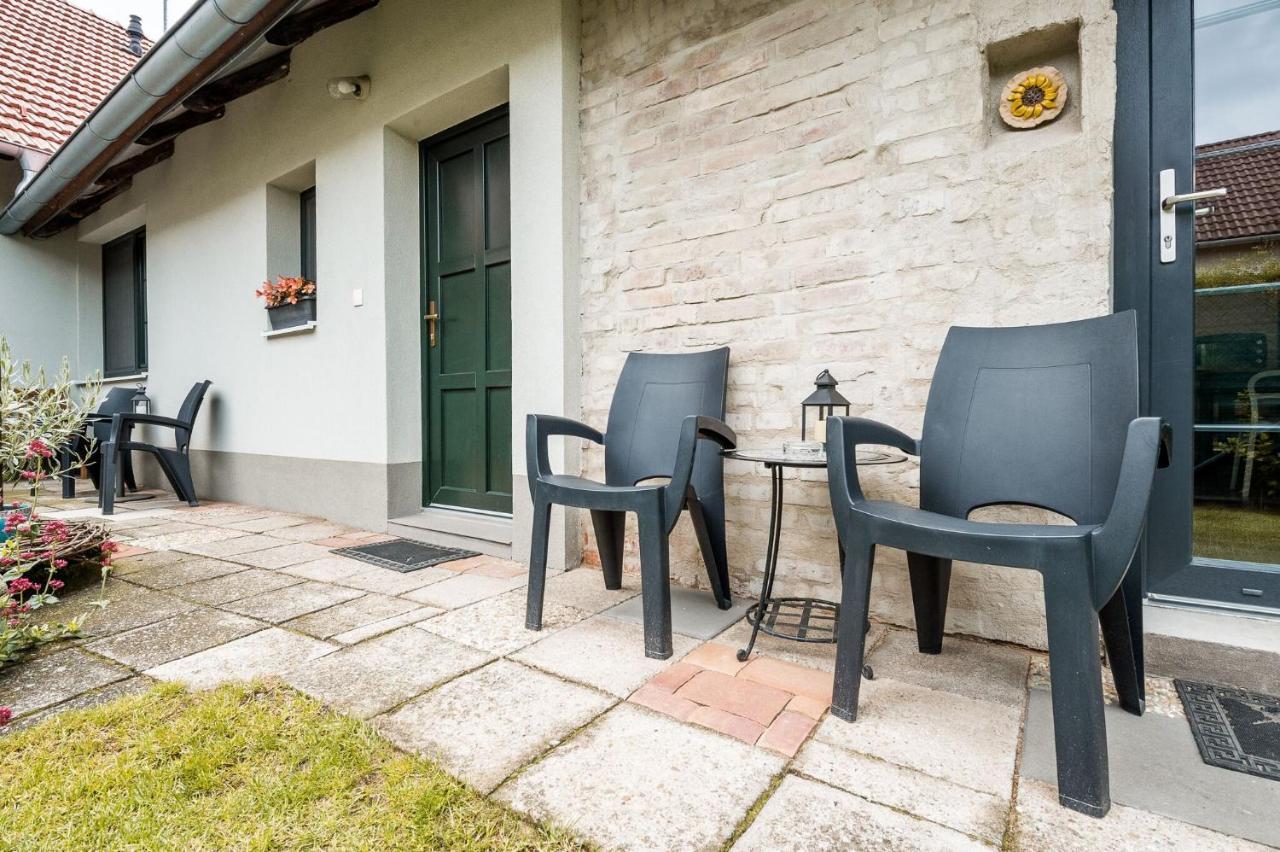 Apartman Ve Dvore Ratiskovice Exterior photo